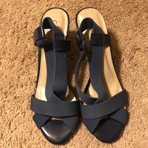 Pretty Blue Cato heels size 9❤️